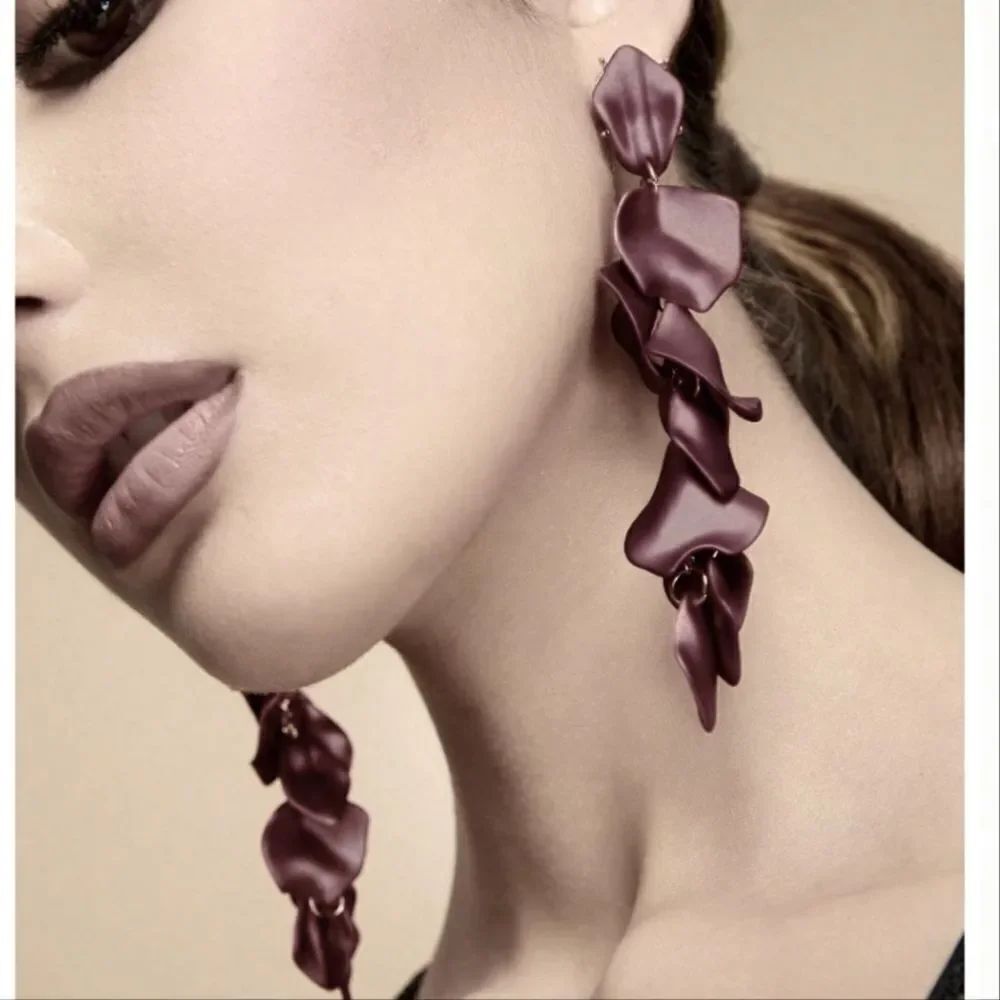 BRAND NEW nOIR JEWELRY EXAGGERATED PETAL DESIGN DROP STATEMENT EARRINGS